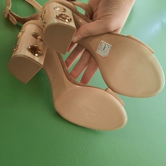 Roberto Festa Tan Bejeweled Suede Heel Sandals 40 - Picture 7 of 8